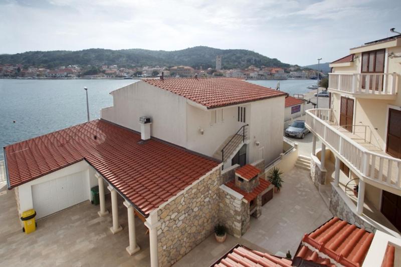 Apartments Tisno - Villa Mare المظهر الخارجي الصورة